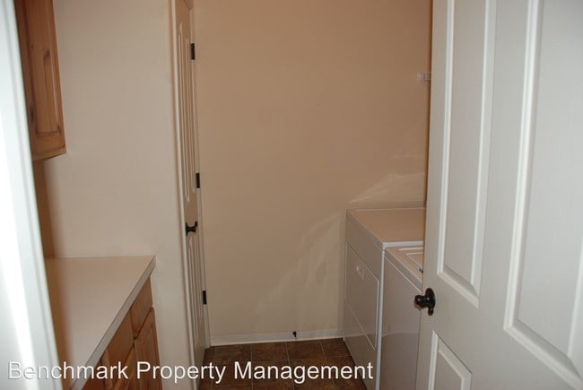 Building Photo - 6740 N Spurwing Loop