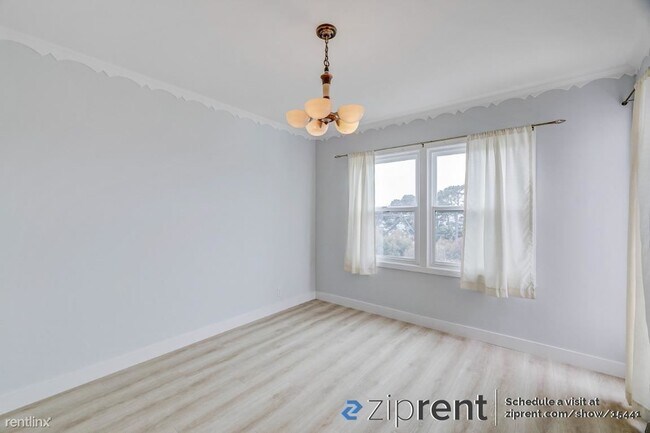 Foto del edificio - 2 br, 1.5 bath Townhome - 1631 35th Ave, S...