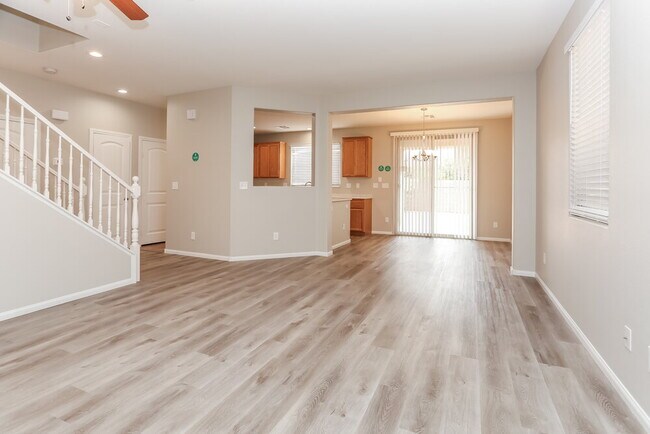 Foto del edificio - 7818 N Tay River Ct