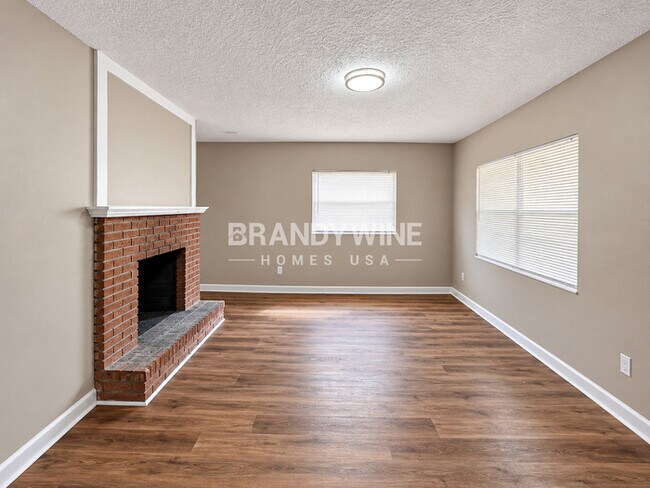 Building Photo - 5649 Falcon St W
