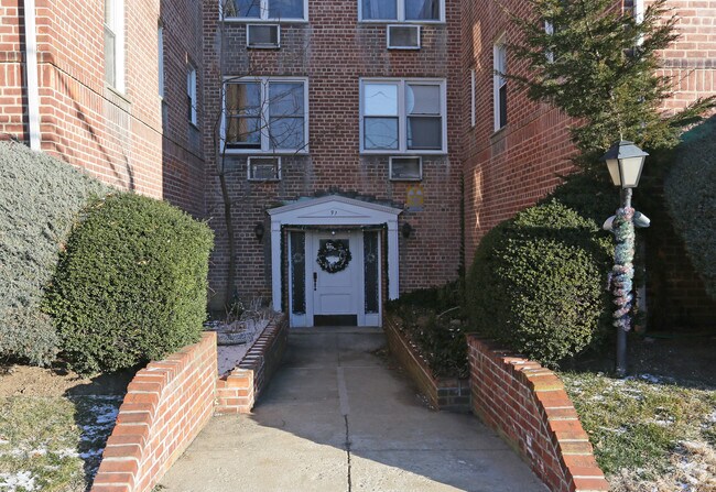 Foto del edificio - Fairfield Gables At Rockville Centre