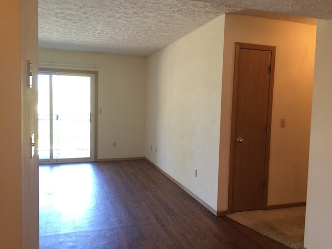 Building Photo - Fairway