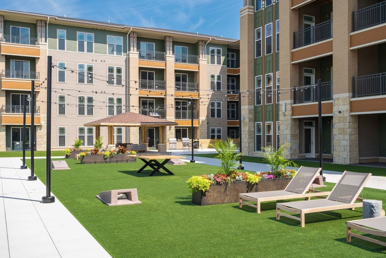 Prado - 1957 W Creekside Crossing Cir Oak Creek, WI 53154 | Apartments.com