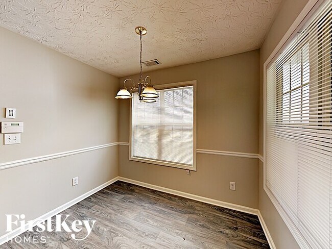 Foto del edificio - 135 Shadowbrooke Cir SW