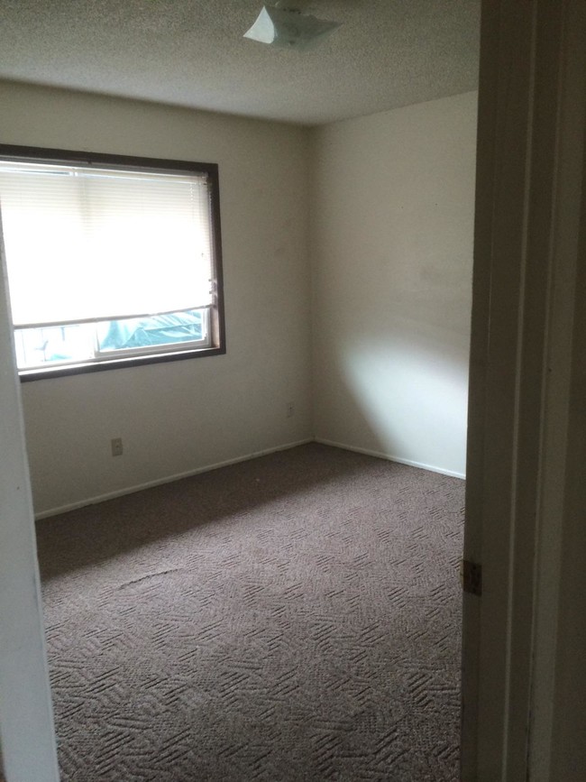 bedroom - 959 7th Ave