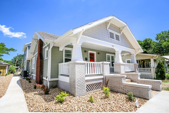 Foto del edificio - 1351 E Cherry St