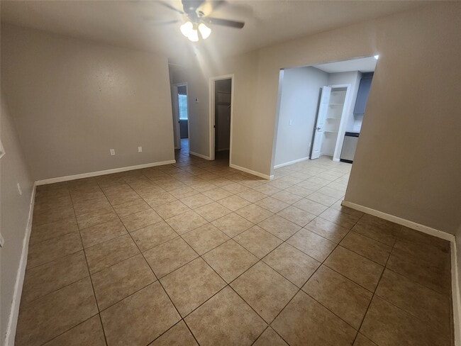 Building Photo - 21333 W Knox Dr