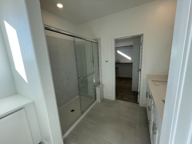 Foto del edificio - 4803 Lukella Dr