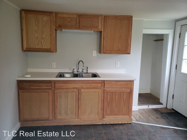 Building Photo - 2 br, 1 bath House - 3 Maynard Street