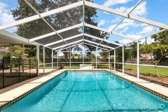 Building Photo - 872 Bartel Ct