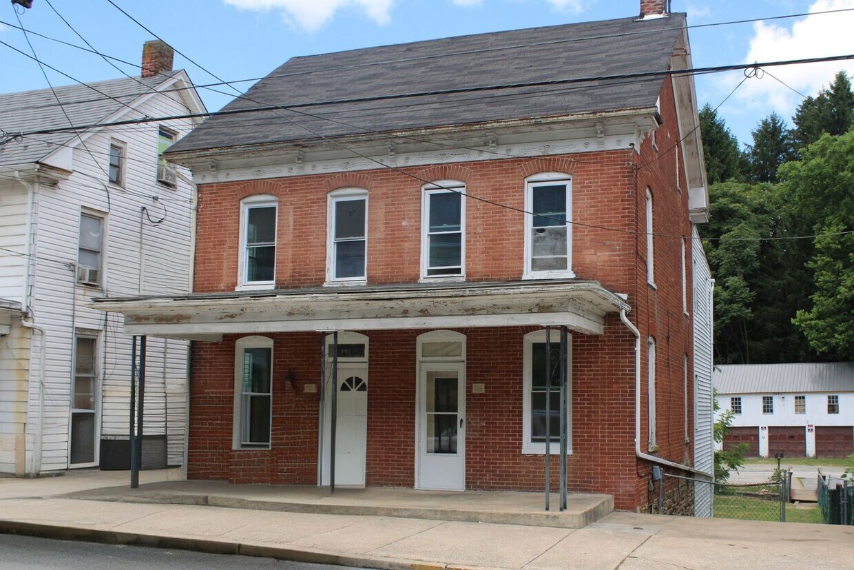 Foto principal - 118 W Main St, Windsor, PA 17366