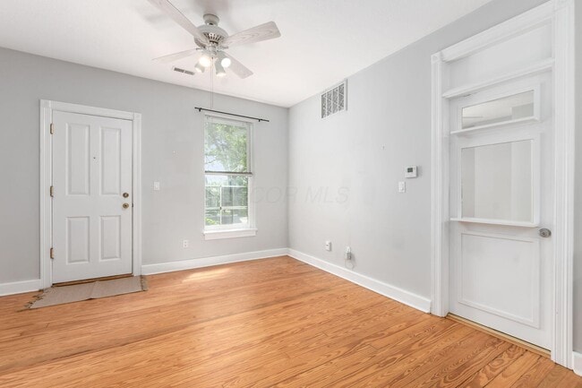 Building Photo - 36 E Kossuth St