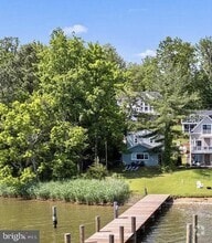 Building Photo - 332 Arbutus Dr
