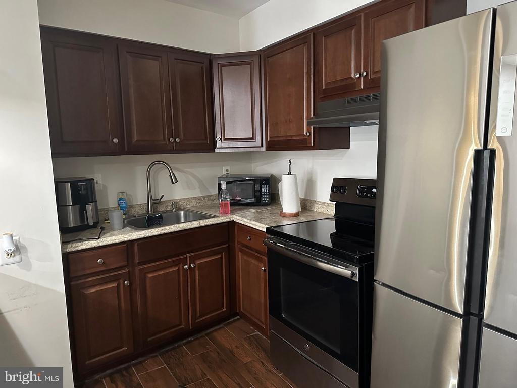 Foto principal - 8502 Barrington Ct