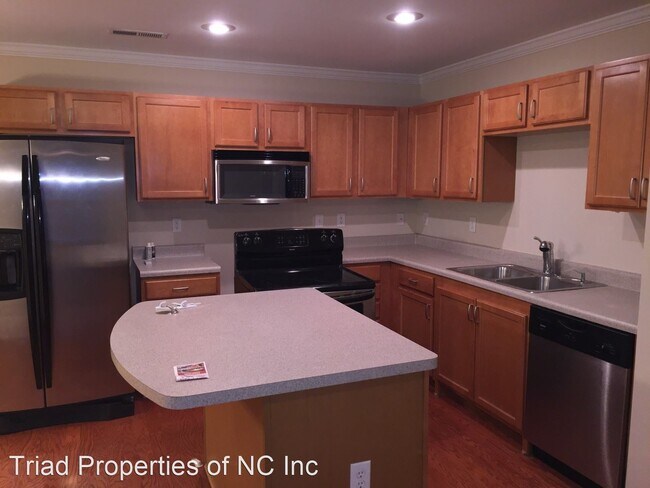 Building Photo - 2 br, 2 bath House - 5238 #F Hilltop Rd.