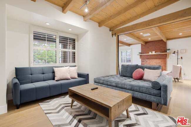 Foto del edificio - 4437 Vantage Ave