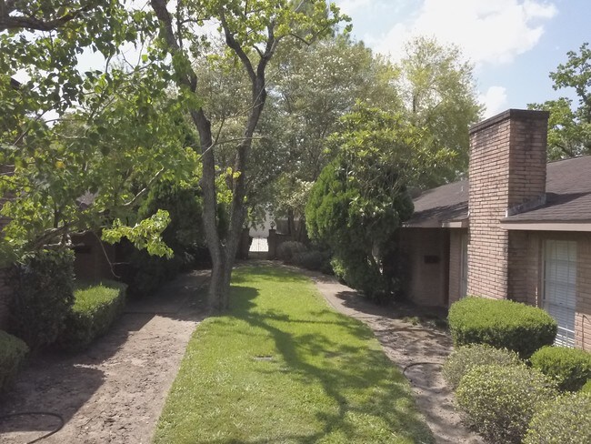 Foto del edificio - 5916 Winsome Ln