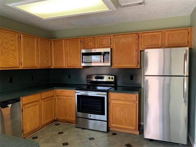 Building Photo - 13831 Sandover Dr
