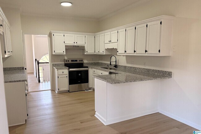 Foto del edificio - 121 Kentwood Way