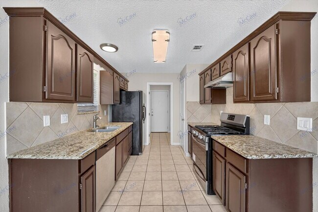 Building Photo - 2607 Parkview Dr