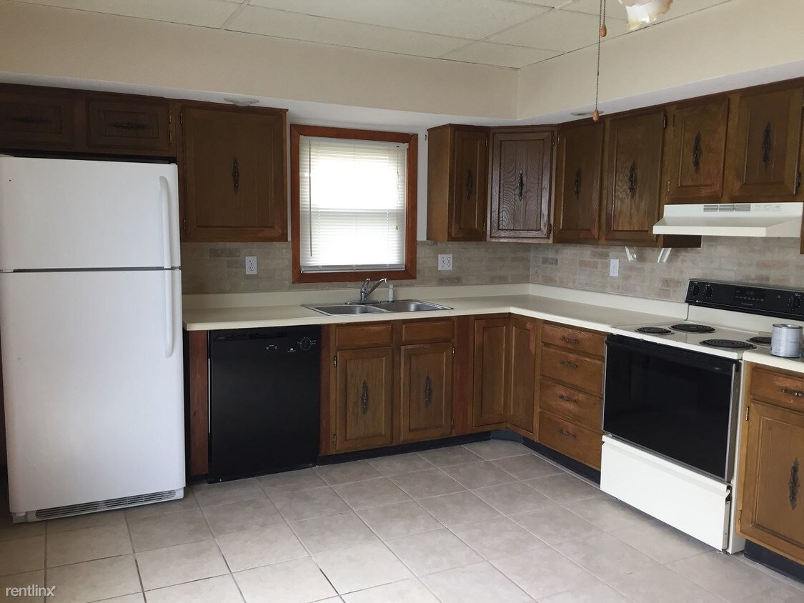 Foto del edificio - 3 br, 1 bath House - 156 N Sperling Ave