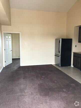 Building Photo - 1654 Exeter Dr