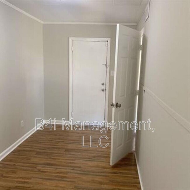 Foto del edificio - 112 Second Street Southwest