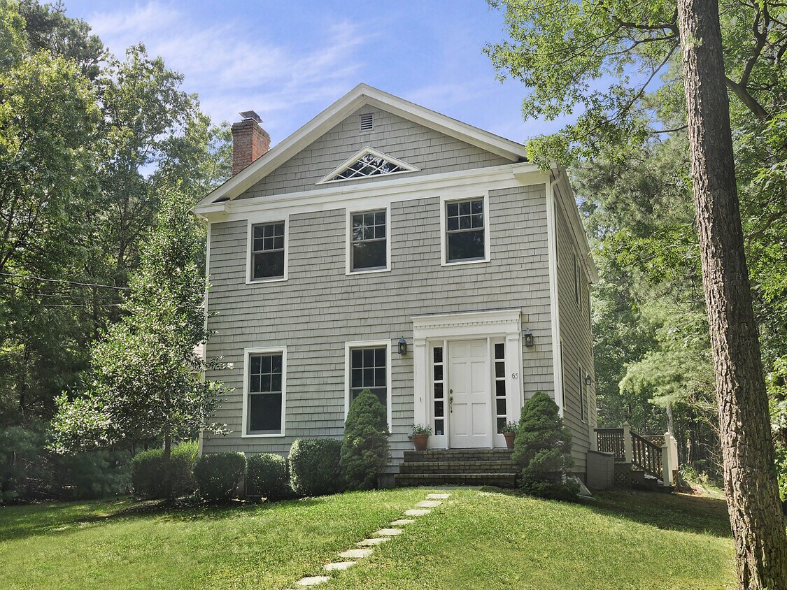 63 Edwards Hole Rd, East Hampton, NY 11937 House for Rent in East