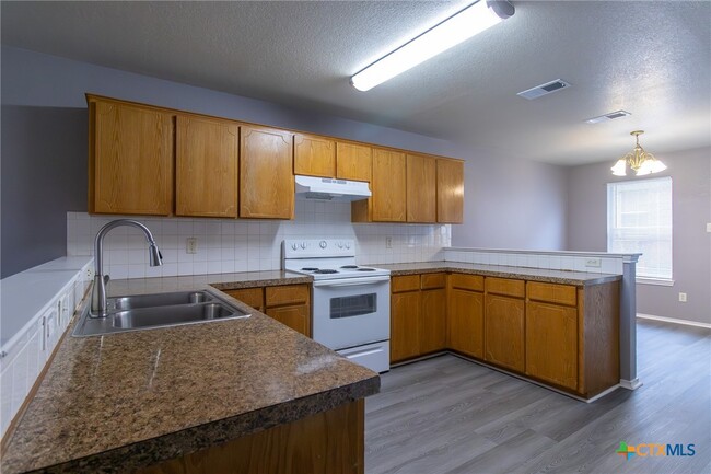 Building Photo - 3409 Toledo Dr