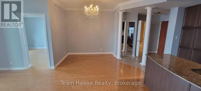 Photo du bâtiment - 699-699 Aberdeen Blvd