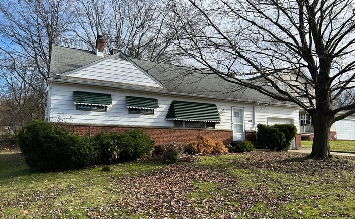 Primary Photo - Single Family in Garfield Heights