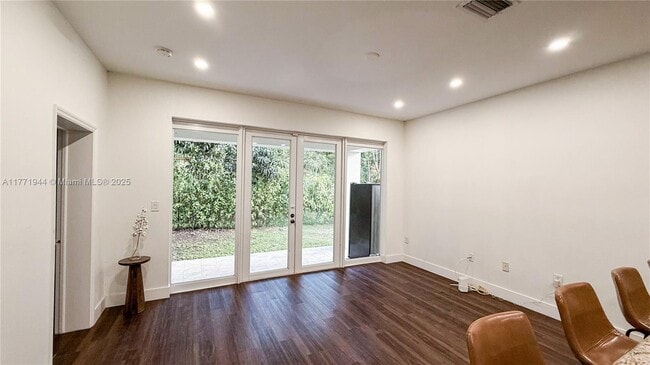 Foto del edificio - 2262 SE 2nd St