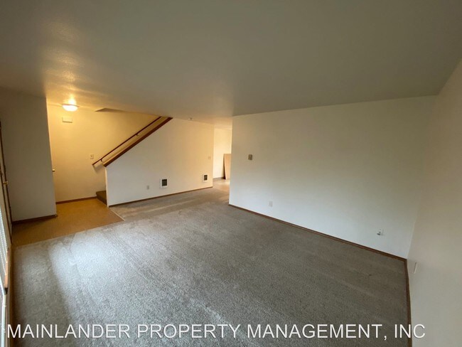 Building Photo - 17430-17464 SE 82nd Dr