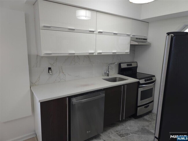 Foto del edificio - 6715 Polk St