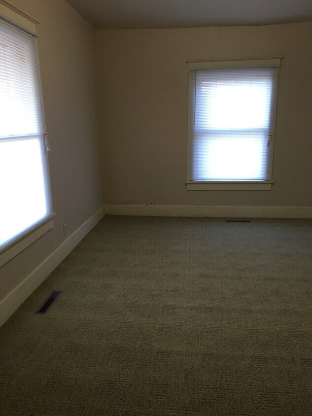 Building Photo - 401 Lingle Ave