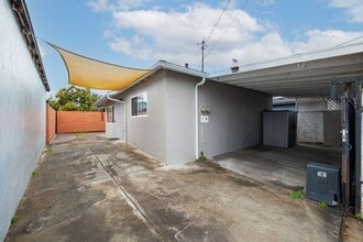 Building Photo - 3063 Webster Ave