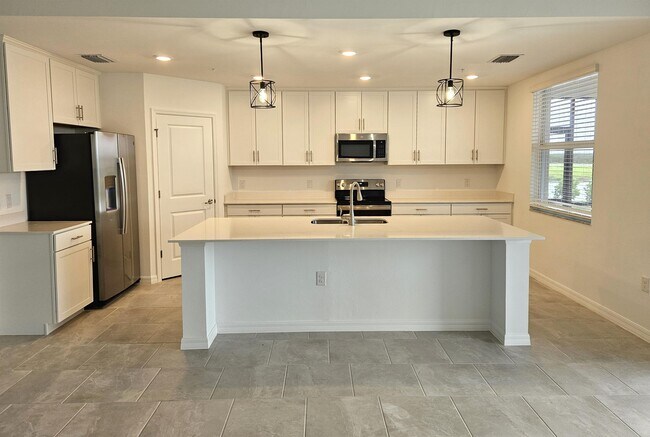 Building Photo - 5698 Melbourne Ct