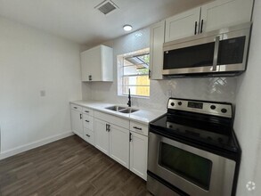 Building Photo - 1415 29th Ave E