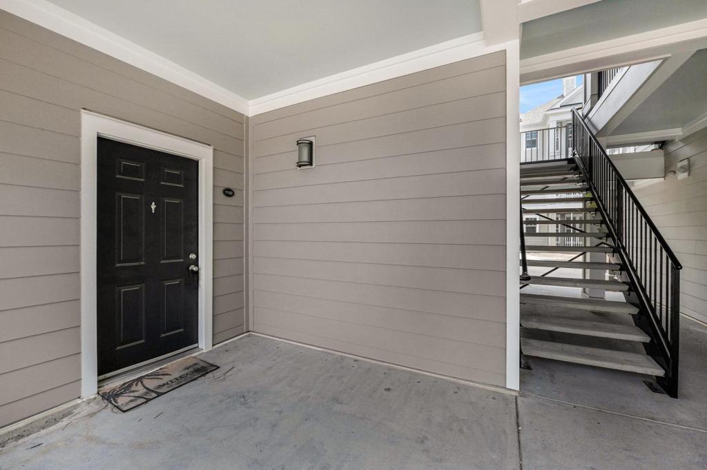 Foto principal - 130 River Landing Dr