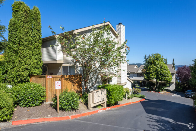 Exterior - Larkspur Landing at Lake Sammamish