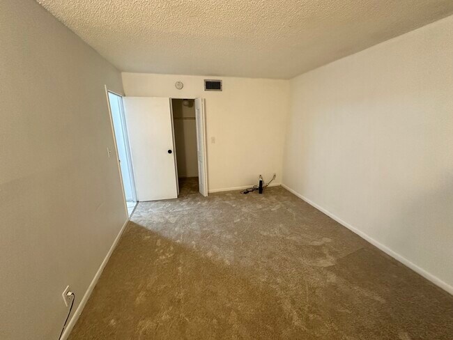 2do dormitorio - 2980 Riverside Dr