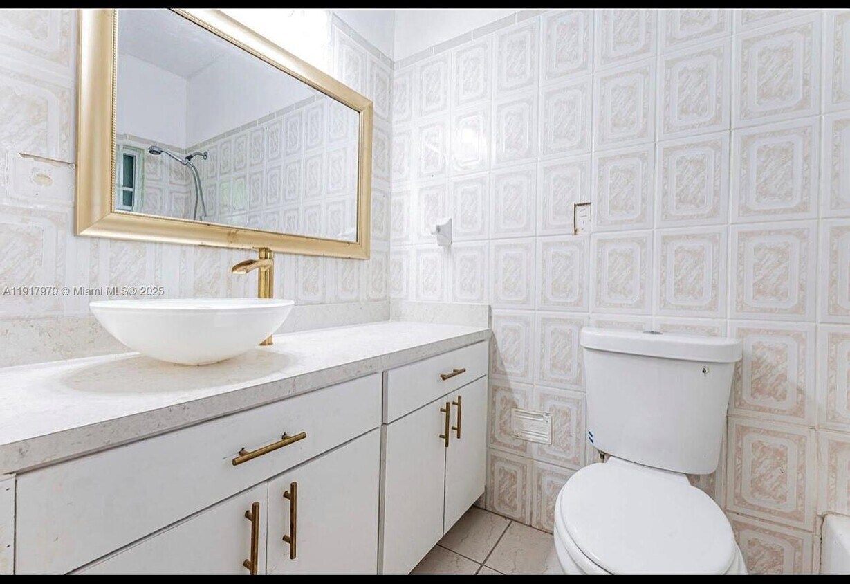 Foto principal - 2320 NW 52nd St