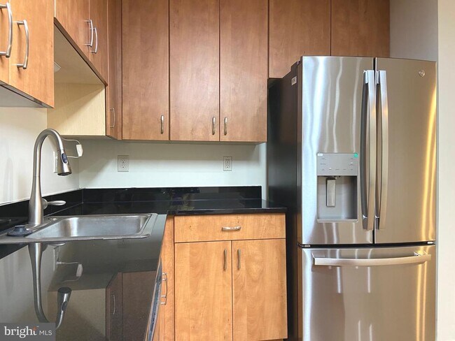 Building Photo - 1117 Primrose Ct