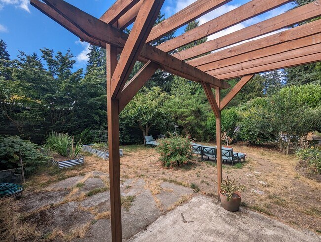 Foto del edificio - 3 br, 2.5 bath House - 14737 28th Ave NE
