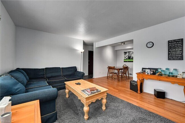 Foto del edificio - 6397 Kingsdale Blvd