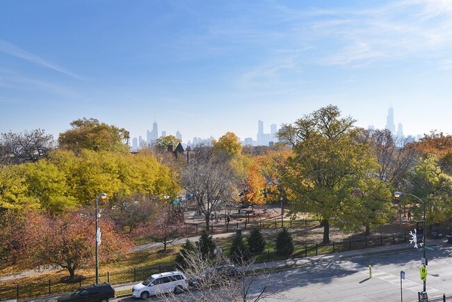 Building Photo - 1508 N Damen Ave