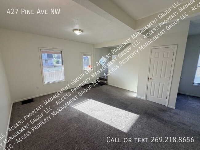 Foto del edificio - 427 Pine Ave NW