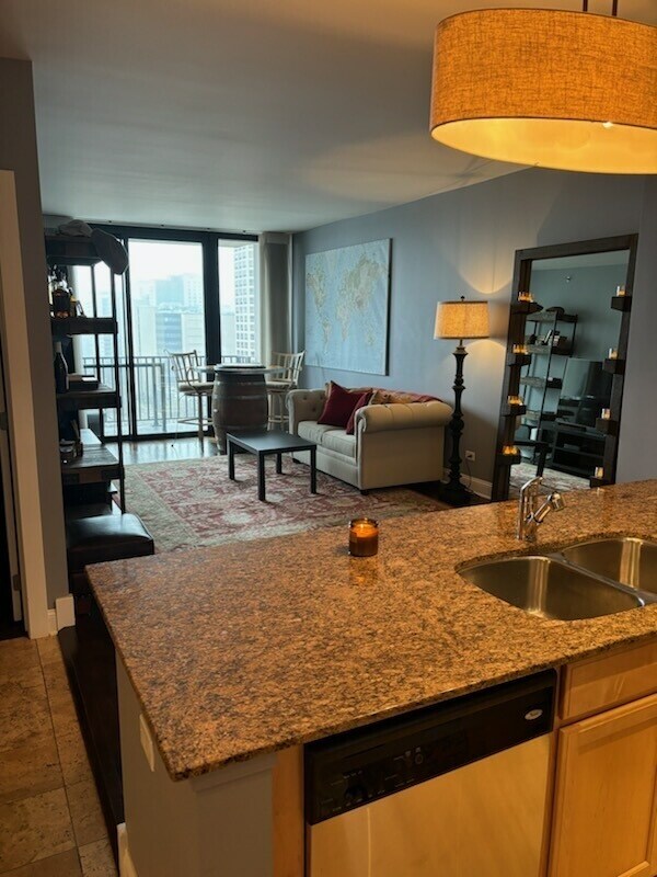 Foto principal - 210 S Desplaines St