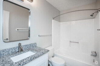 Building Photo - Cross Creek Apartments