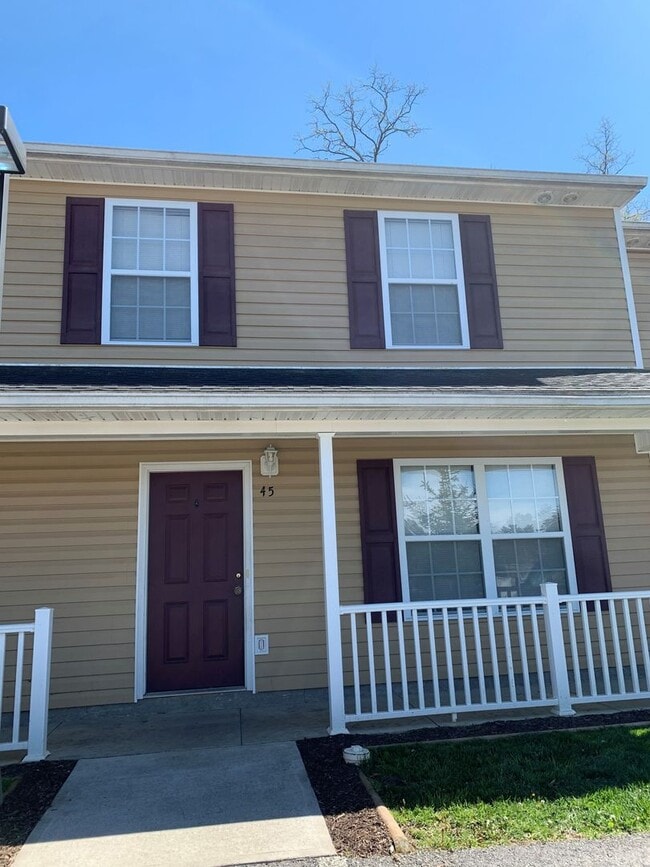 Building Photo - 45 Station Ln NE